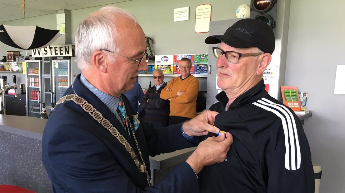 Lintjesregen: precies honderd lintjes in Zeeland (video)