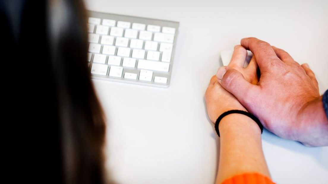 Vertrouwenspersoon Els Overduin over ongewenst gedrag op het werk: 'De gesprekken die we met jou hebben, blijven onder ons. Bij seksueel overschrijdend gedrag adviseren we om aangifte te doen.'