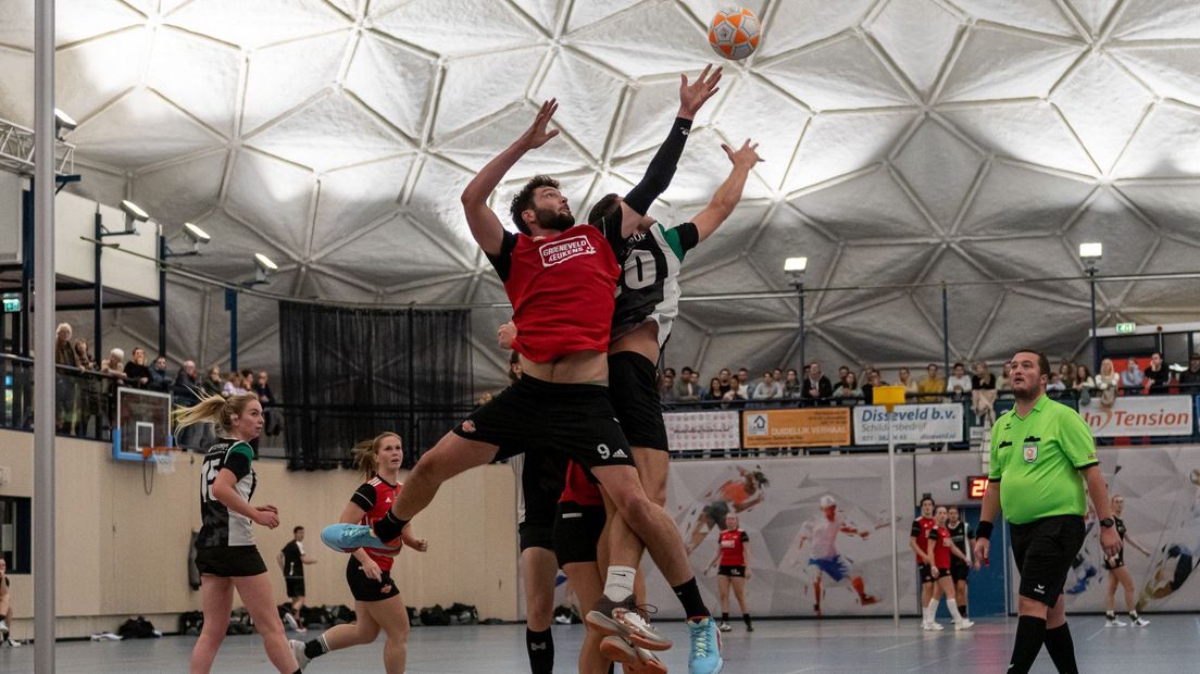 KVS/Groeneveld Keukens wint de stadsderby van Achilles tijdens de Haagse Korfbaldagen