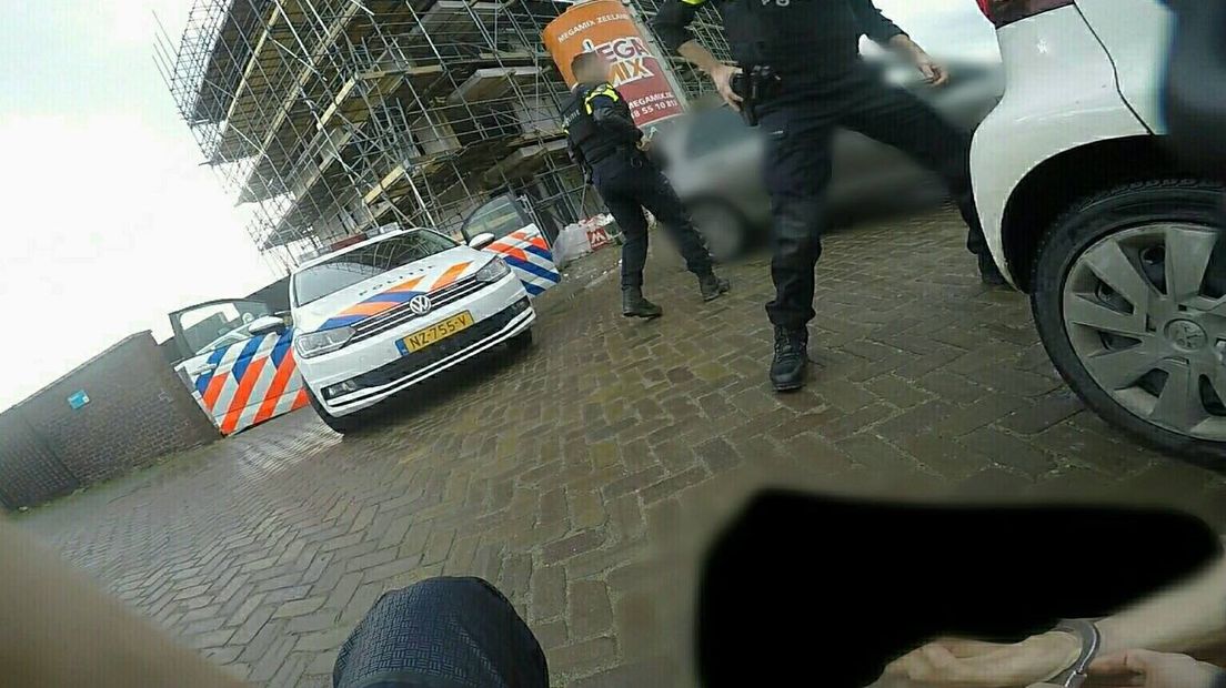 Agenten trekken wapen in Terneuzen vanwege boormachine