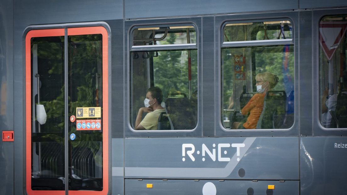 Een tram van HTM
