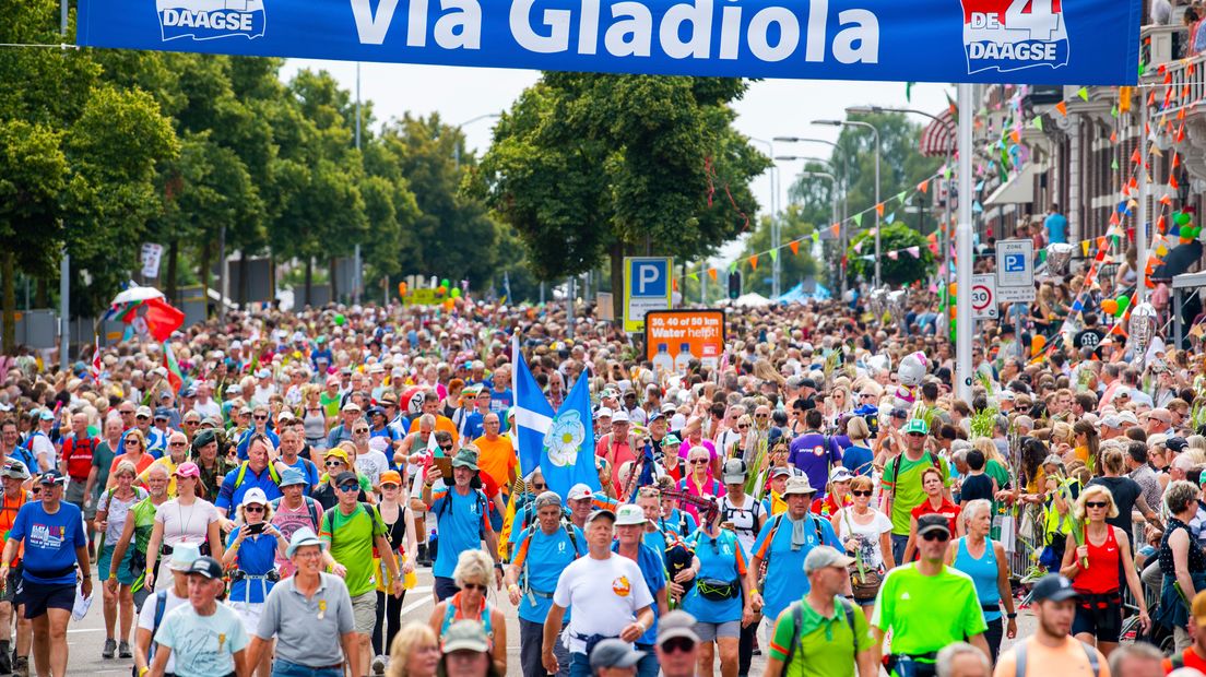 De organisatie van de Nijmeegse Vierdaagse betaalt voorlopig geen inschrijfgeld terug aan lopers die afzien van hun deelname in 2020. Daartoe is besloten omdat een besluit over eventuele afgelasting in verband met de uitbraak van de coronacrisis nog weken zal gaan duren. De organisatie wil daarover uiterlijk eind april de knoop doorhakken, aldus een woordvoerster woensdag.