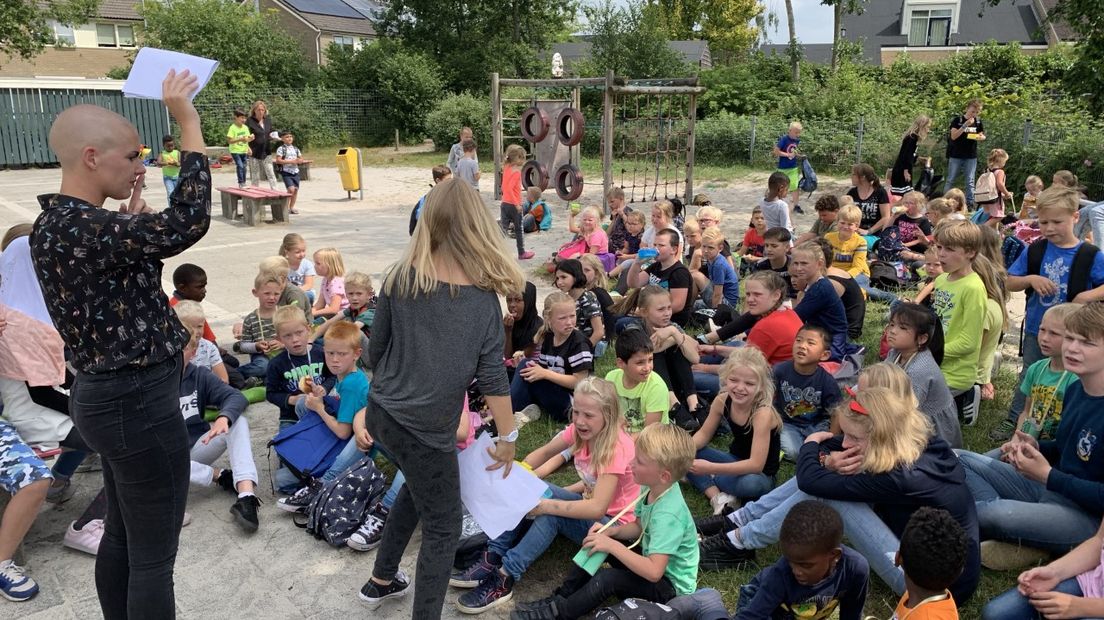 Laatste schooldag voor Drentse basisscholen eindelijk vakantie RTV