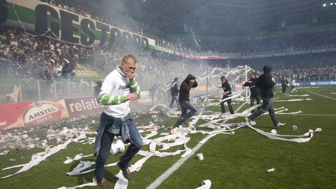 De beladen wedstrijd tussen FC Groningen en Ajax in 2008 werd stilgelegd vanwege brand
