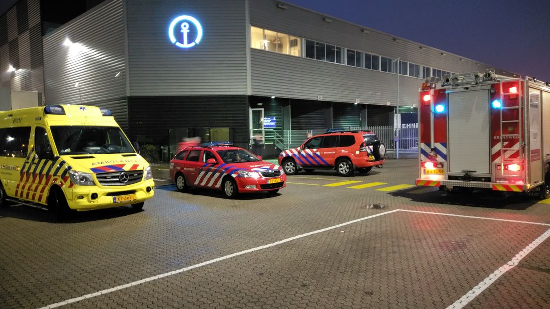 In Duiven heeft zondagochtend vroeg brand gewoed bij transportbedrijf Kuehne + Nagel. Vanaf de buitenkant van het pand was niet veel van de brand te zien, maar binnen hing het volgens de brandweer 'vol met vieze zwarte rook'.