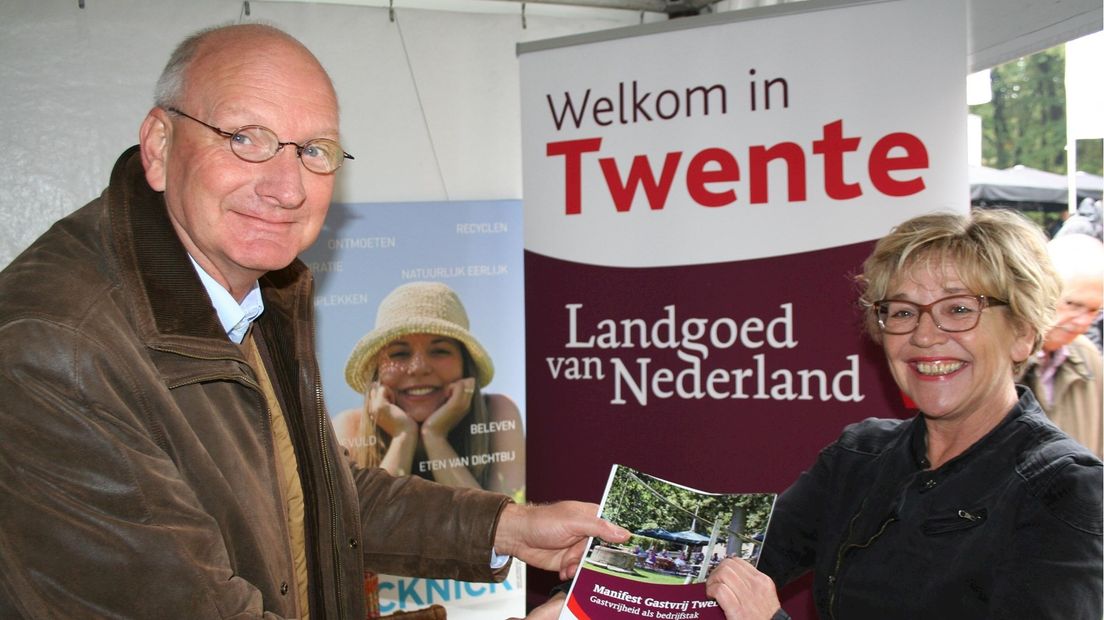 Eerste Manifest Gastvrij Twente voor portefeuillehouder Van Agteren
