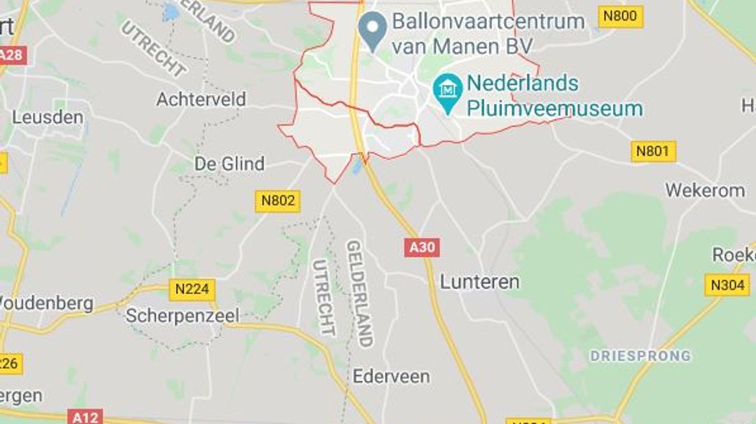 De doorgaande weg van Barneveld naar Voorthuizen, de N805, is vanaf maandagochtend 07.00 uur voor twee jaar afgesloten. Verkeer van- en naar Barneveld moet met de aanleg van een tunnel aan de noordkant van het dorp een betere doorstroming krijgen.