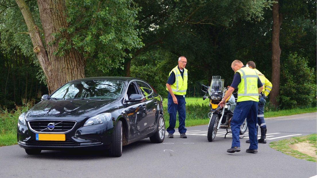 Duopassagier ernstig gewond bij ongeluk in Holten