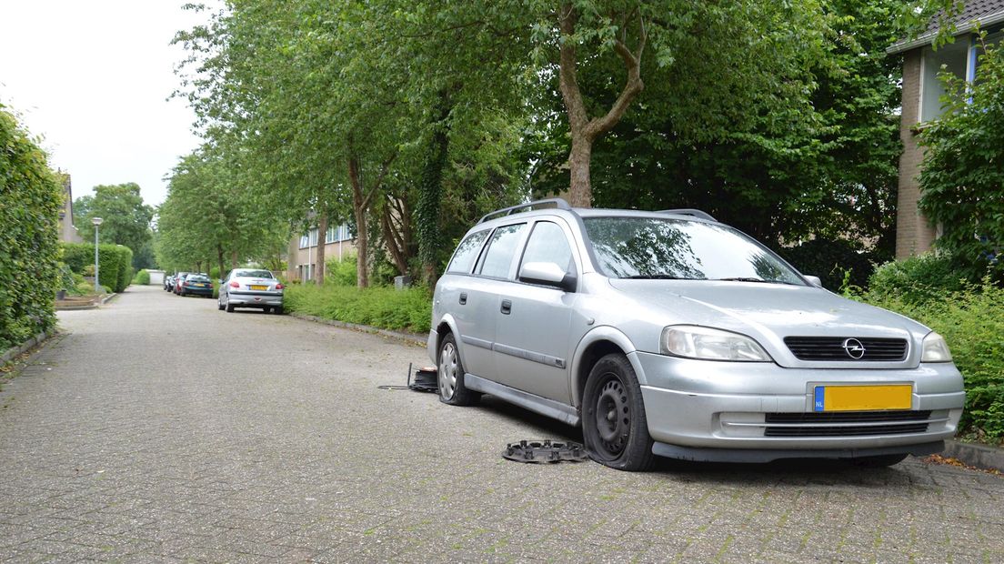 Autobanden lek gestoken in Steenwijk