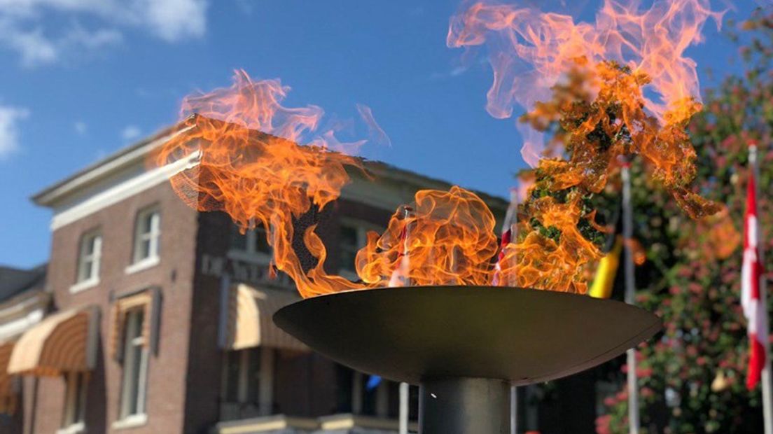 Oproep: brand een kaarsje op 4 mei en geef het vuur digitaal door