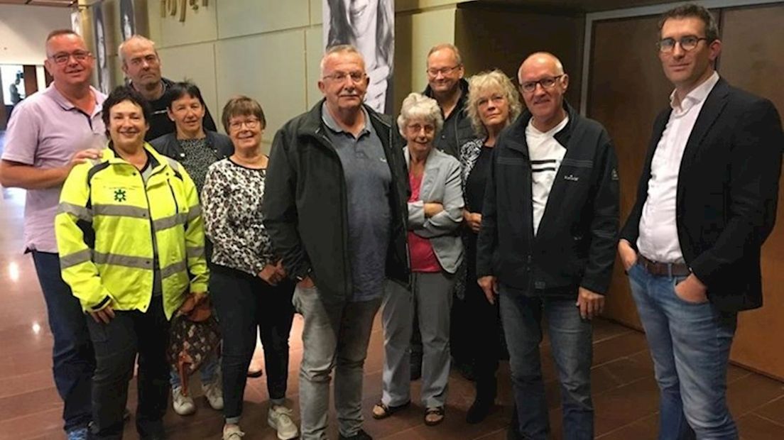 Inwoners van Kuinre die eerder op het provinicehuis waren om aandacht te vragen voor de weg