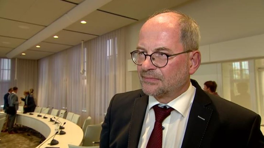 Burgemeester Karel Loohuis vindt de conclusies van de Rekenkamercommissie onbegrijpelijk (Rechten: RTV Drenthe)