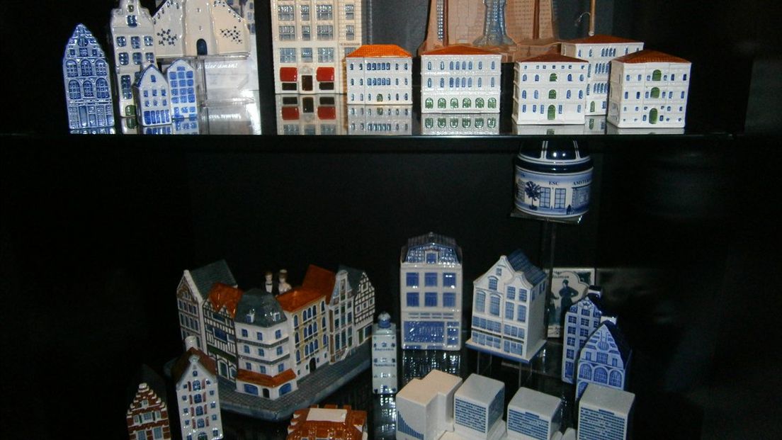 Een deel van Ernst zijn KLM-huisjes verzameling
