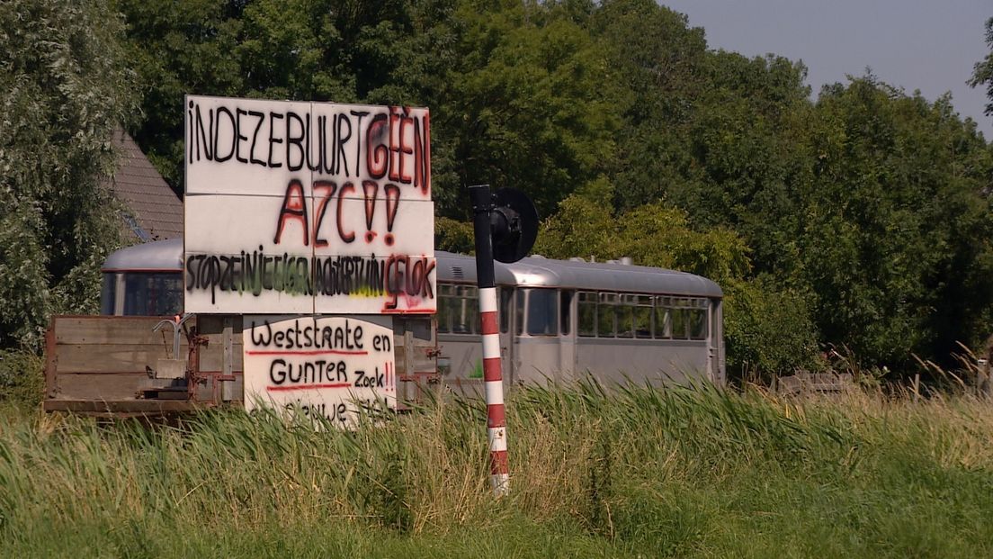 bord tegen azc in gemeente Borsele