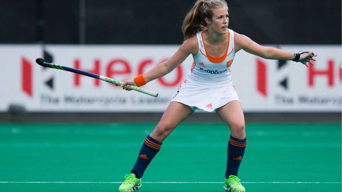 De 22-jarige De Waard speelde haar honderste duel als Oranje-international