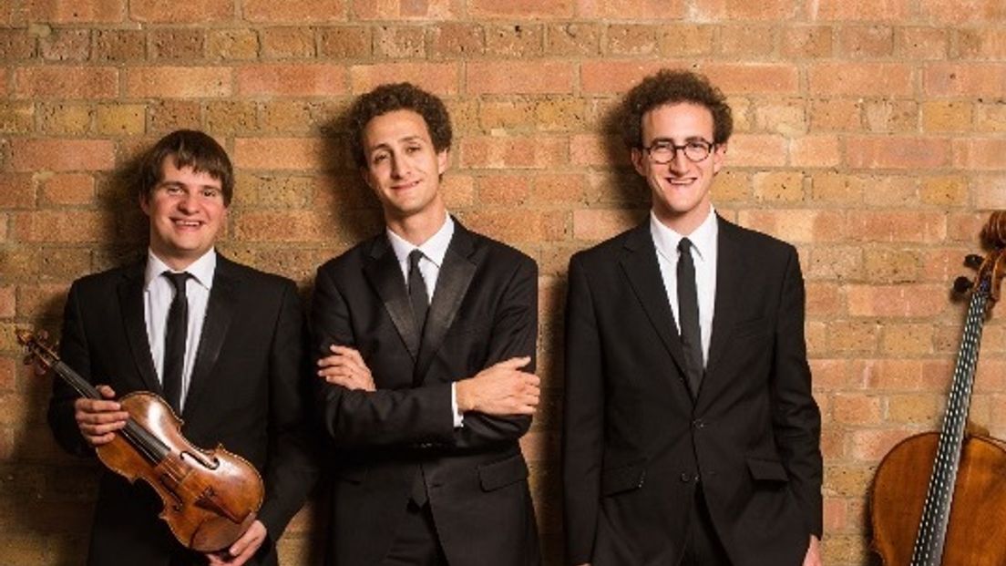 Busch Trio (met links Mathieu van Belle)