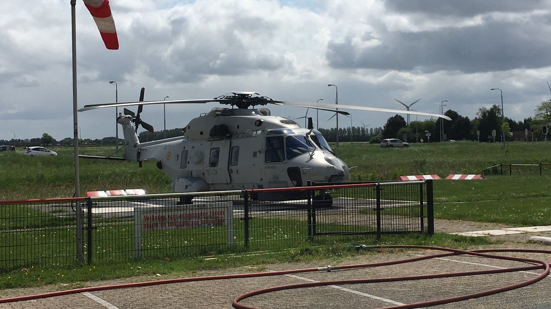 Het slachtoffer werd met een marinehelikopter naar het ziekenhuis in Gent gebracht