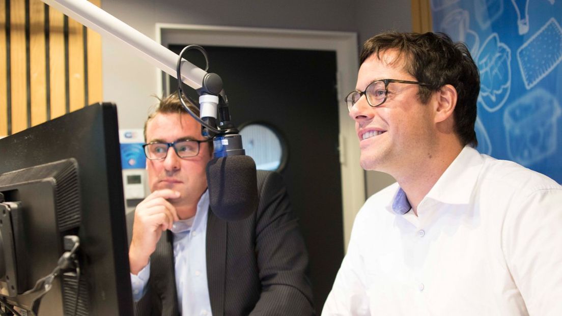 Karsten Klein (CDA) en Richard de Mos (Groep de Mos) in de studio van Radio West.