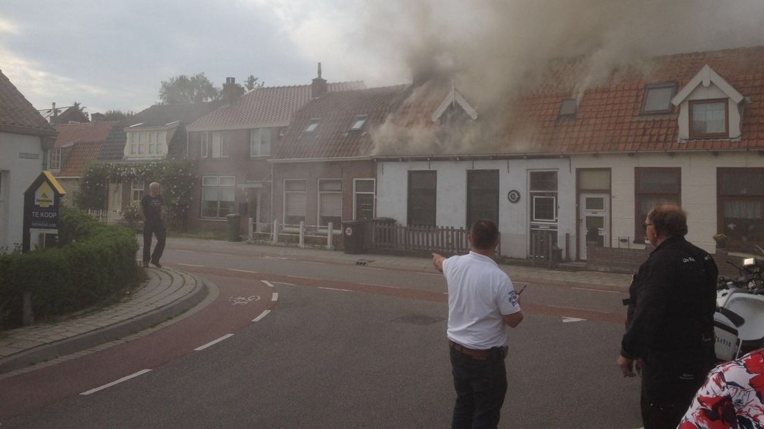 Woning in Oud-Vossemeer volledig uitgebrand