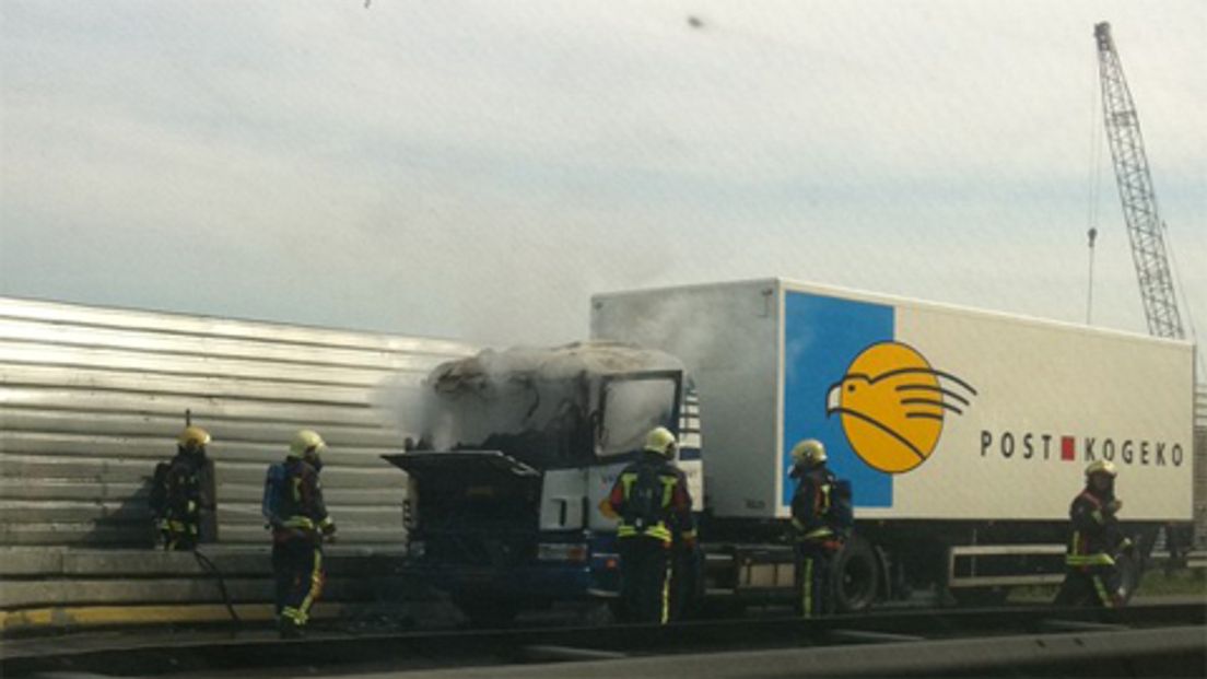 Vrachtwagen in brand op de A4