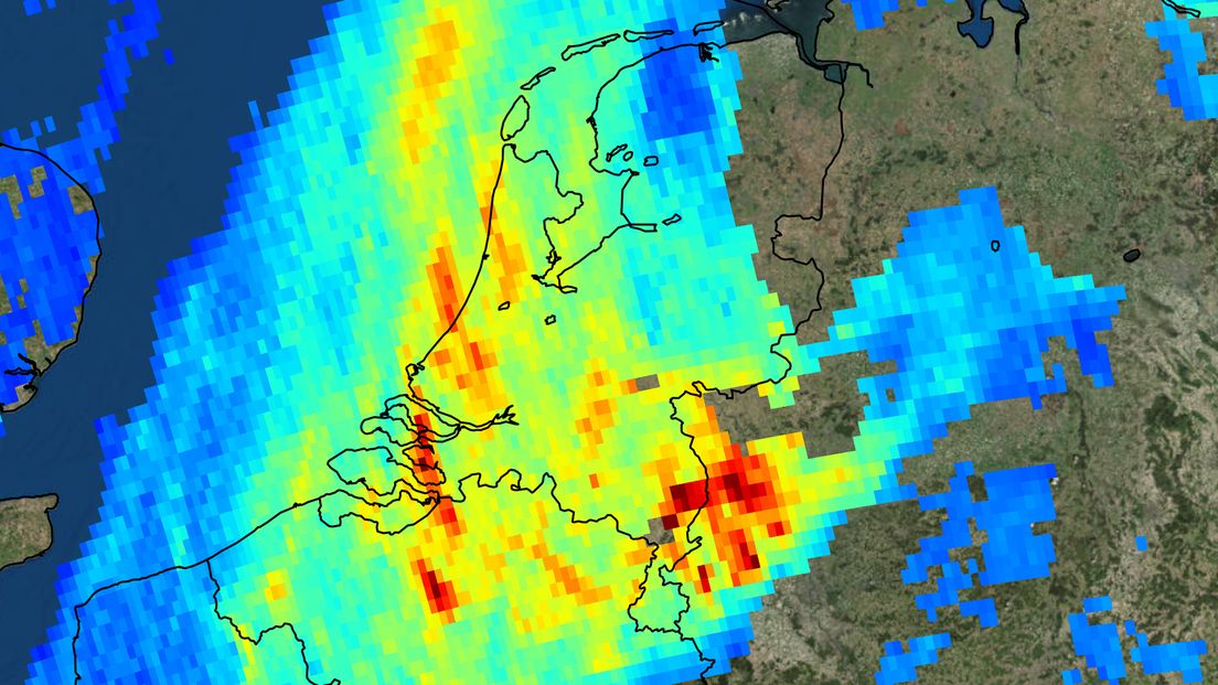 Concentraties van stifkstofdioxide boven Nederland, België en en Roergebied.