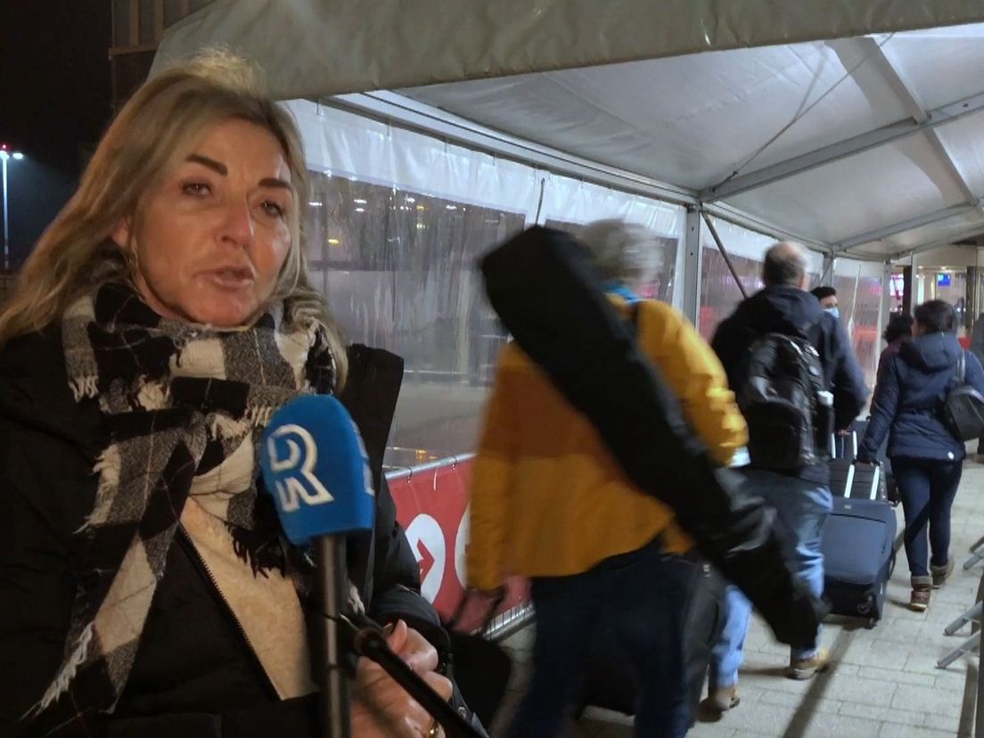 Wintersporters stappen vlak voor strengere regels op vlucht naar Oostenrijk