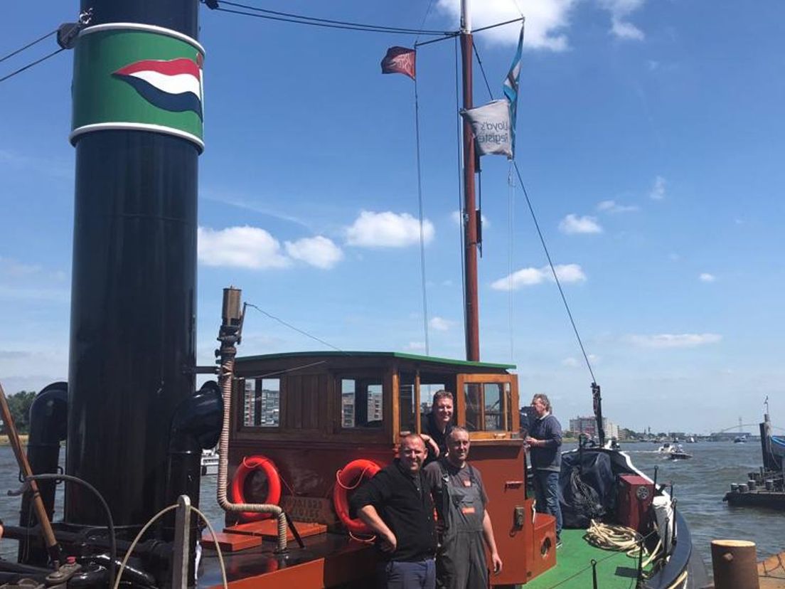 Stoomboot Hugo met Tom Mostert en de andere vrijwilligers