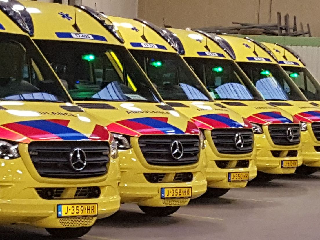 In de regio Rijnmond rijden zo'n 54 ambulances rond