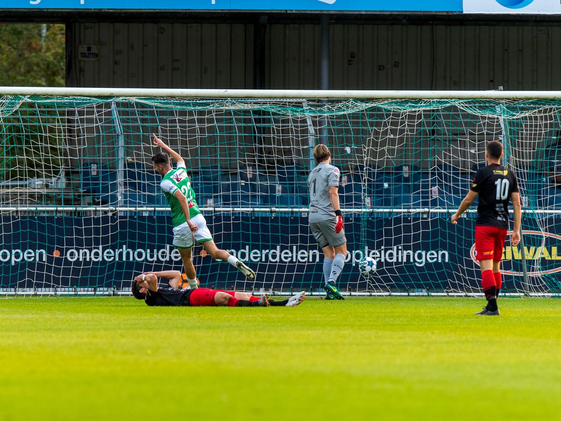Kevin Vermeulen viert de 1-0 van FC Dordrecht tegen Excelsior (Bron: VK Sportphoto - Yannick Verhoeven)