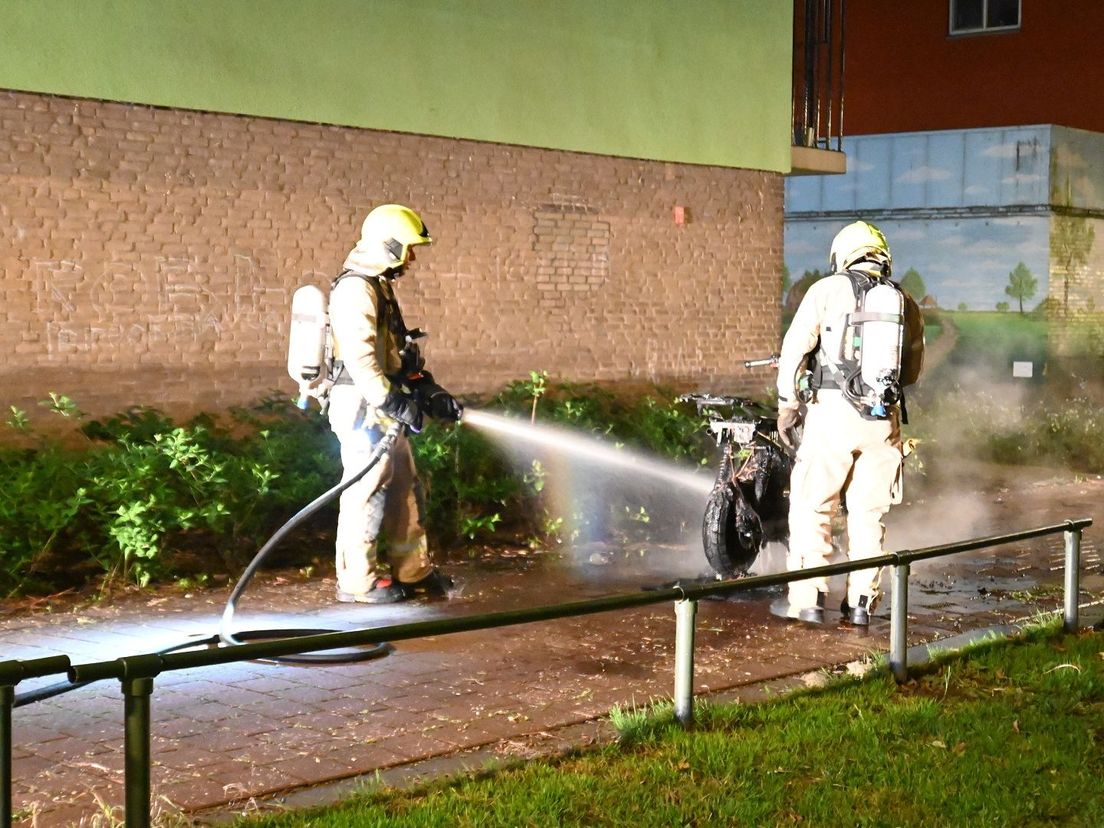 In Schiedam brandde een deelscooter af
