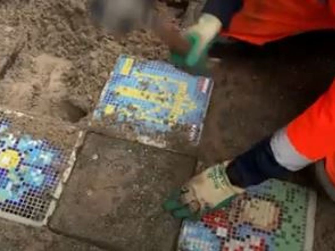 Oekraïense vluchtelingen tonen dankbaarheid met mozaïektegels: 'Dat raakt mij'