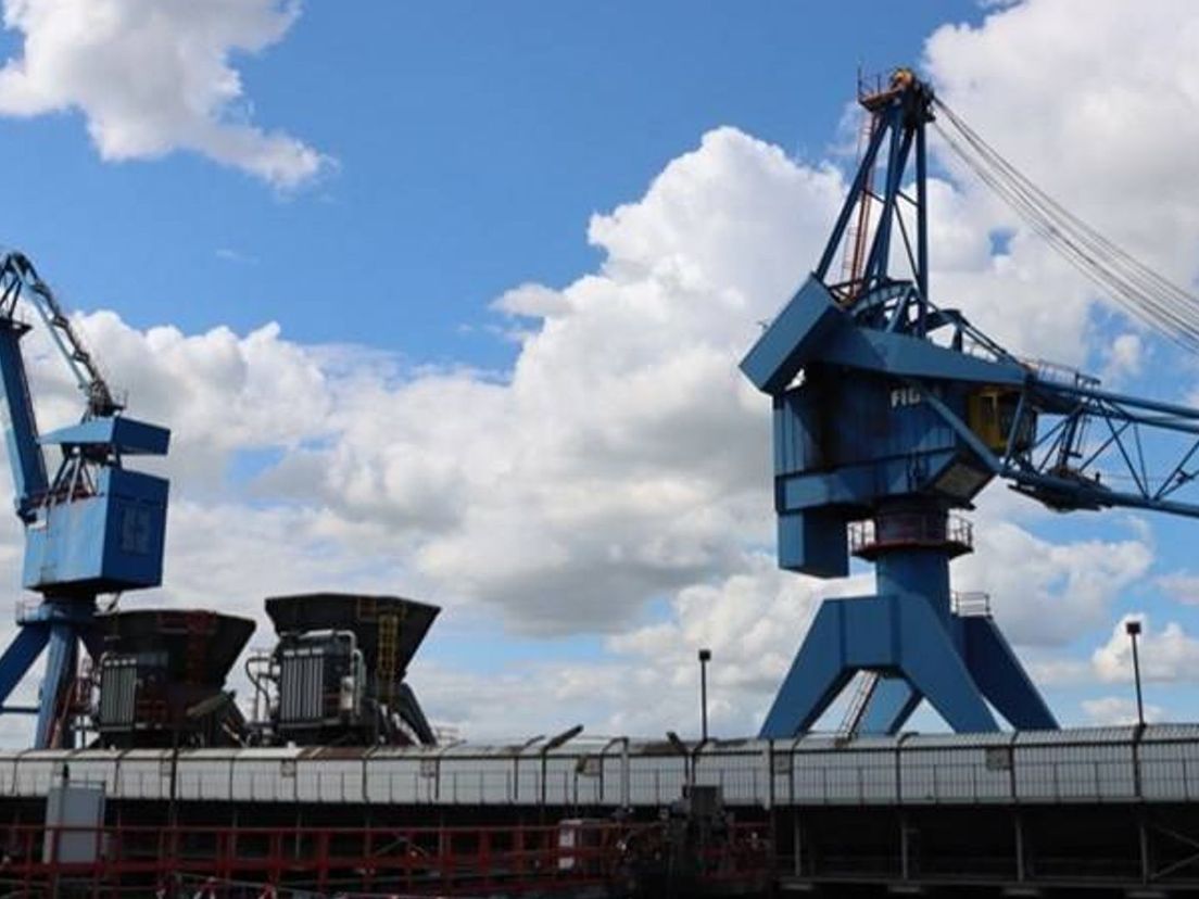 De twee havenkranen