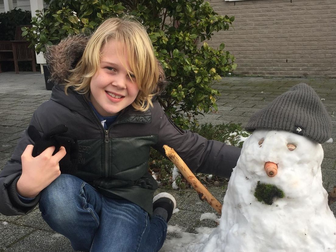 Daniëlle van Oosten: "Mijn zoon Rens met zijn sneeuwpop"