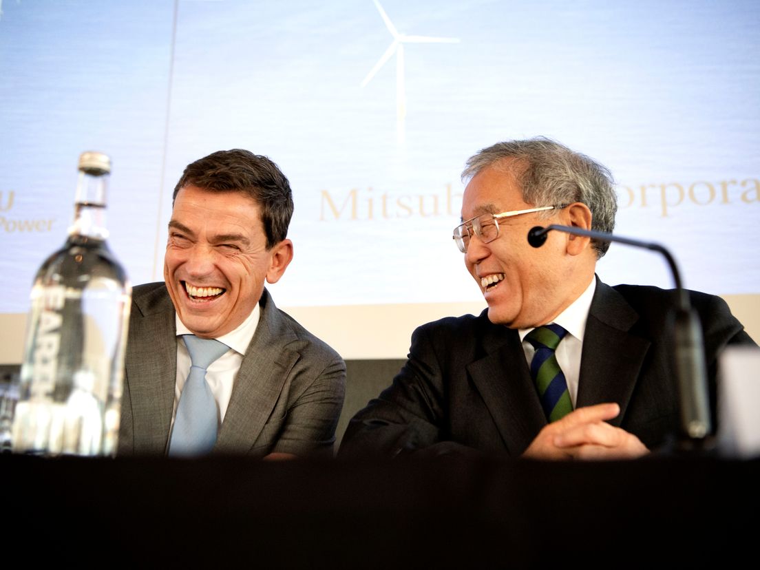 Ruud Sondag van Eneco en Hiroshi Sakuma van Mitsubishi Corporation 
op de persconferentie