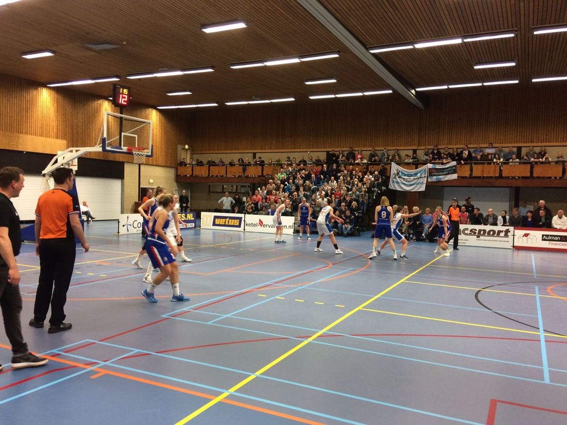 Binnenland en Den Helder maakten er in Barendrecht een spannende wedstrijd van