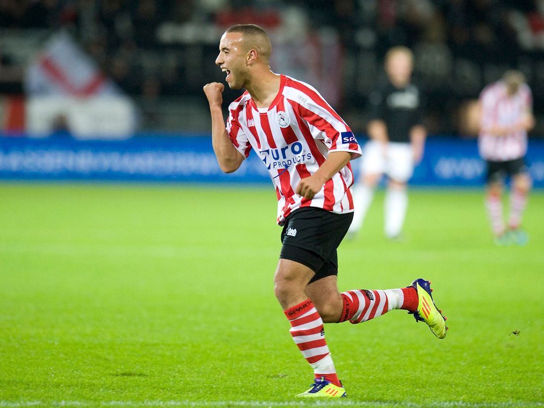 Iliass Bel Hassani juicht in 2011 na een goal voor Sparta in de eerste divisie