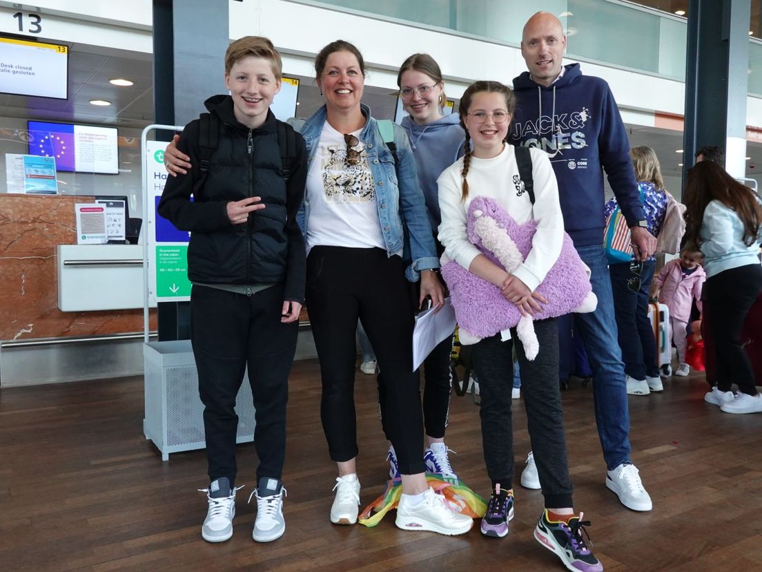 Familie van Dijk uit Leiderdorp gaat weekje naar Kos en is blij dat ze vanaf Rotterdam vertrekken