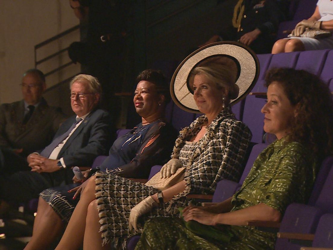 Koningin Máxima opent nieuwe Theater Zuidplein