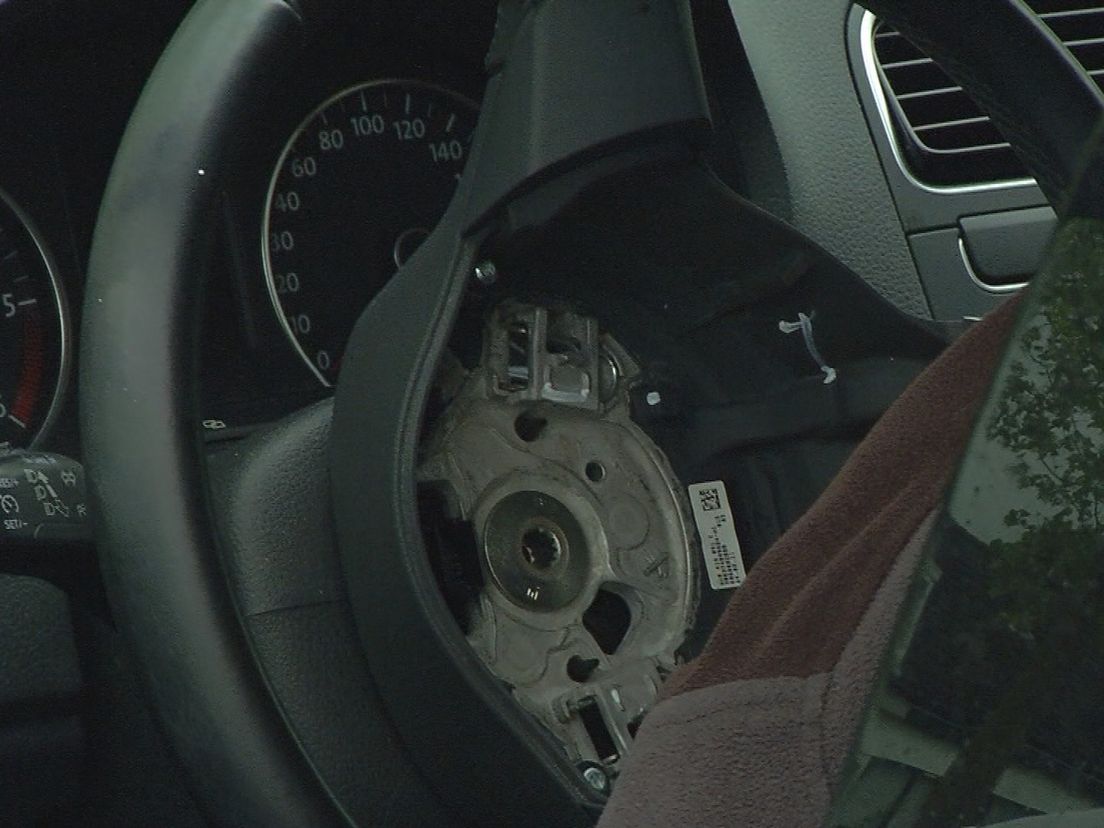 Het stuur zonder airbag.