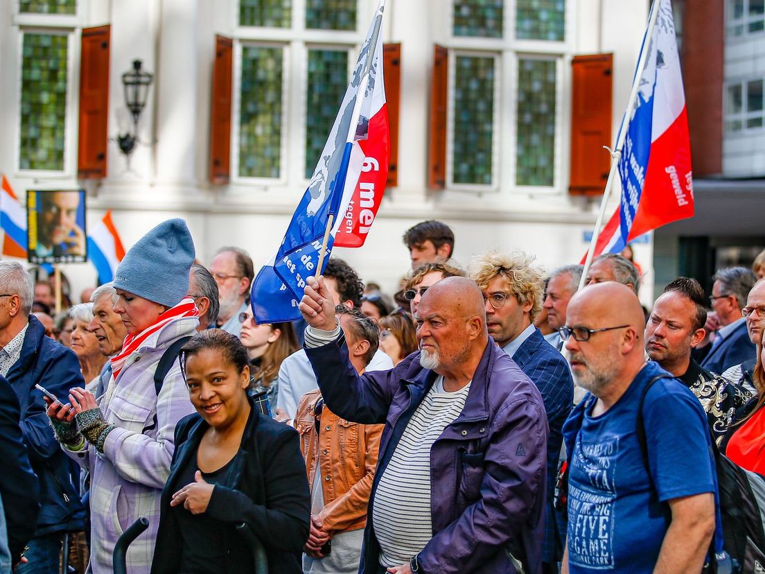 De herdenking bij de Pim Fortuynplaats