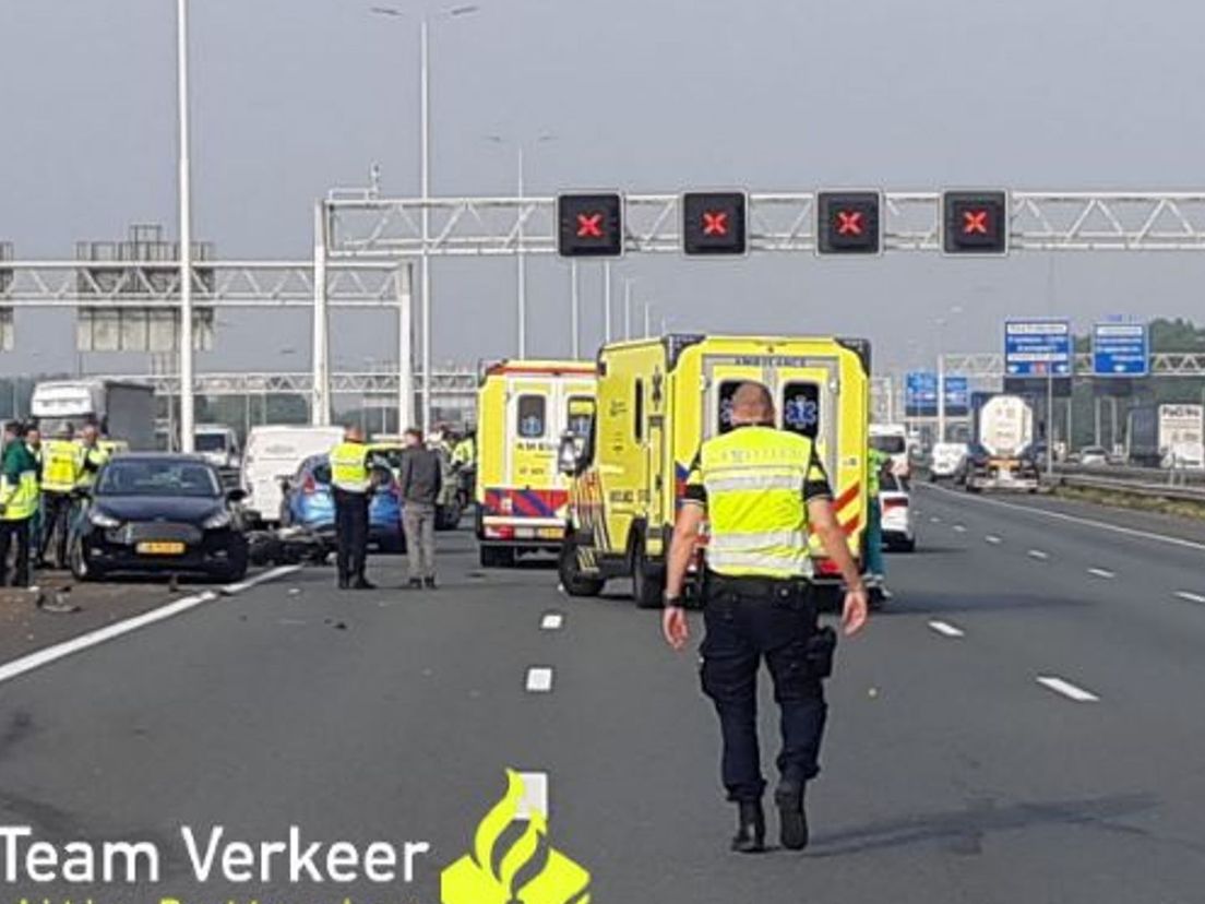 Het ongeluk op de A15 bij Ridderkerk