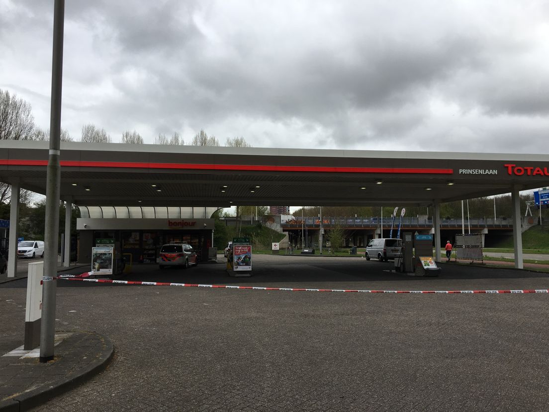 Mannen overvallen tankstation Rotterdam
