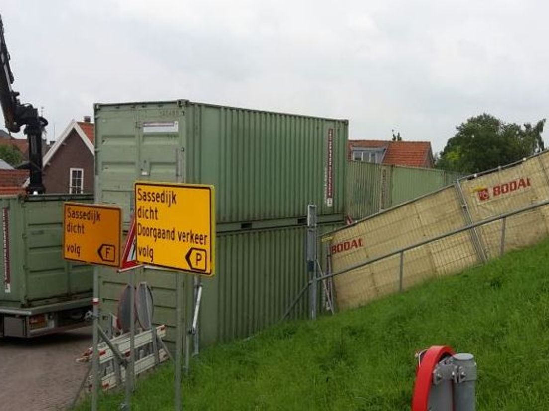 Containers in Strijensas
