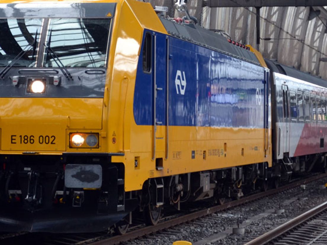 De Intercity Direct, die momenteel over het HSL-spoor rijdt