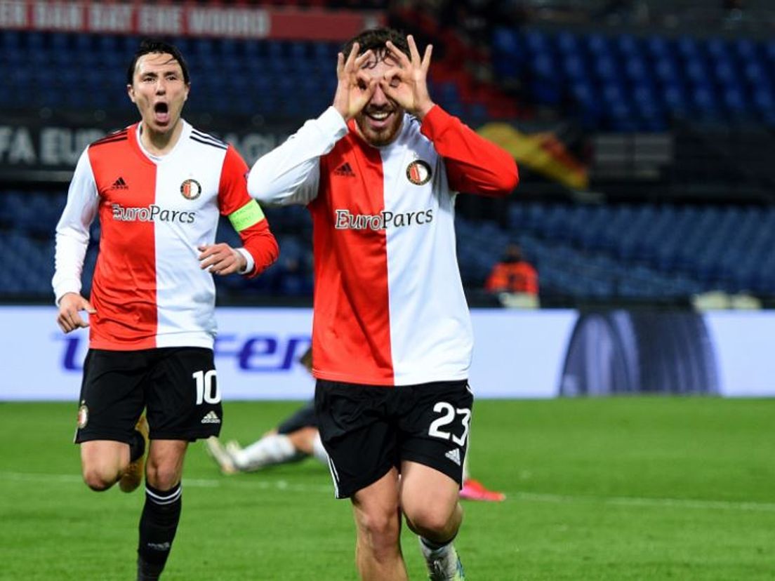 Berghuis en Kökcü vieren de 2-0 van laatstgenoemde tegen CSKA Moskou. (VK Sportphoto - Yannick Verhoeven)