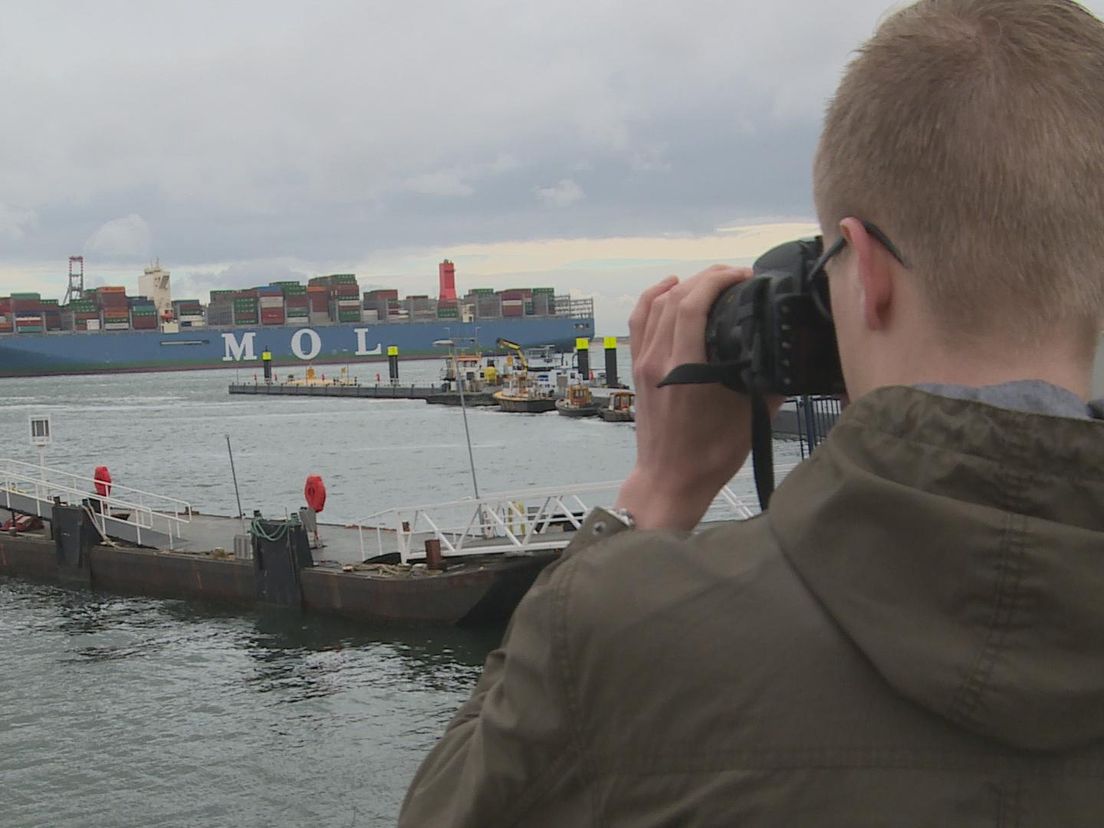 Een spotter van het containerschip