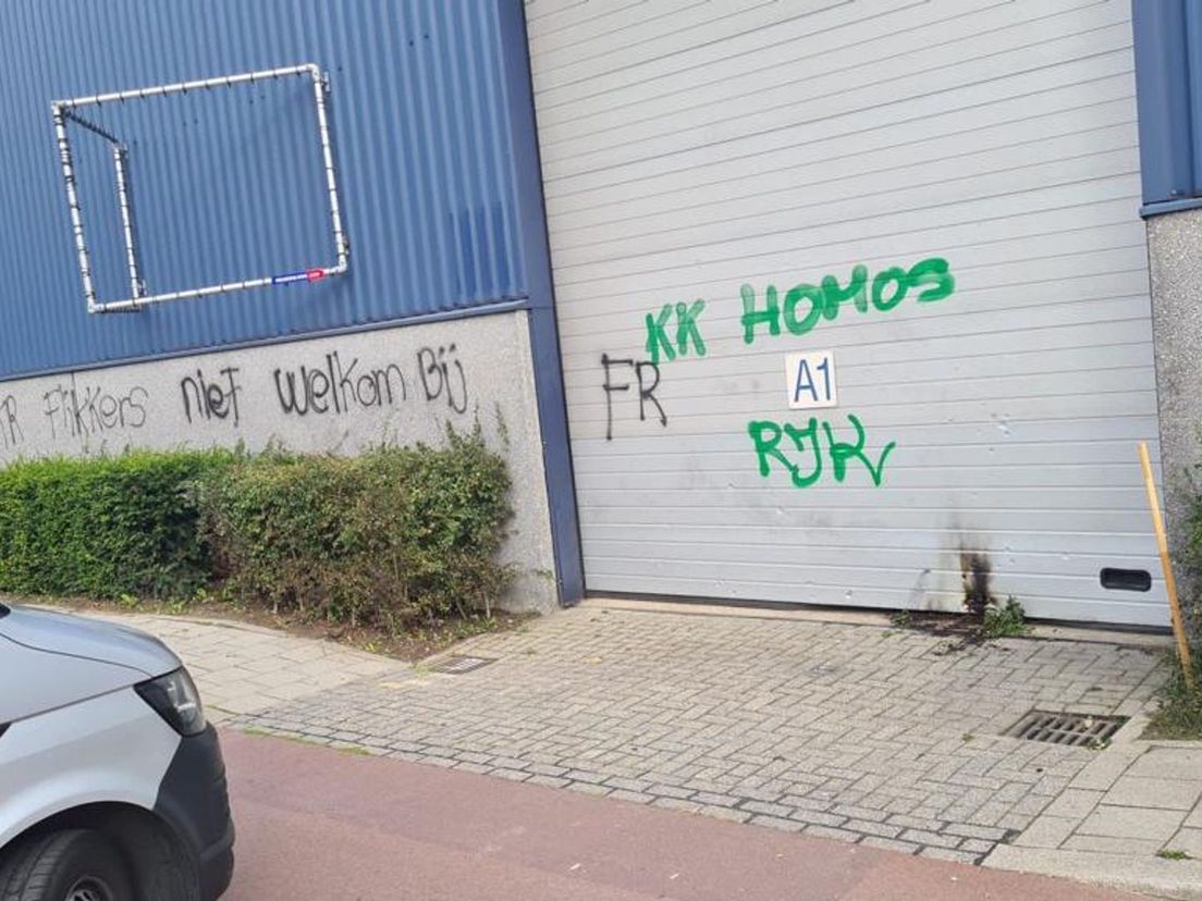 Homofobe leuzen op sportschool van oprichter Roze Kameraden gekalkt