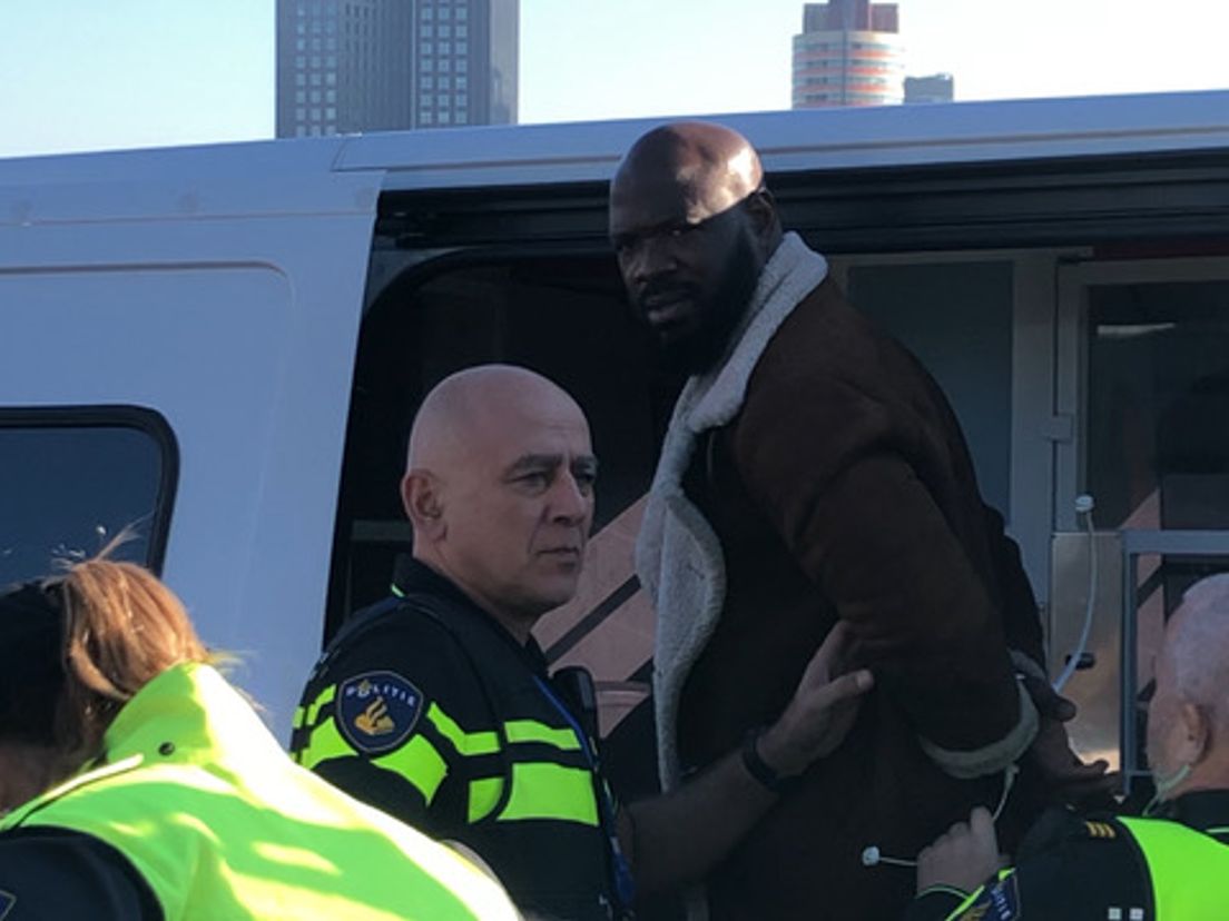 ​Elvin Rigters wordt aangehouden door de politie
