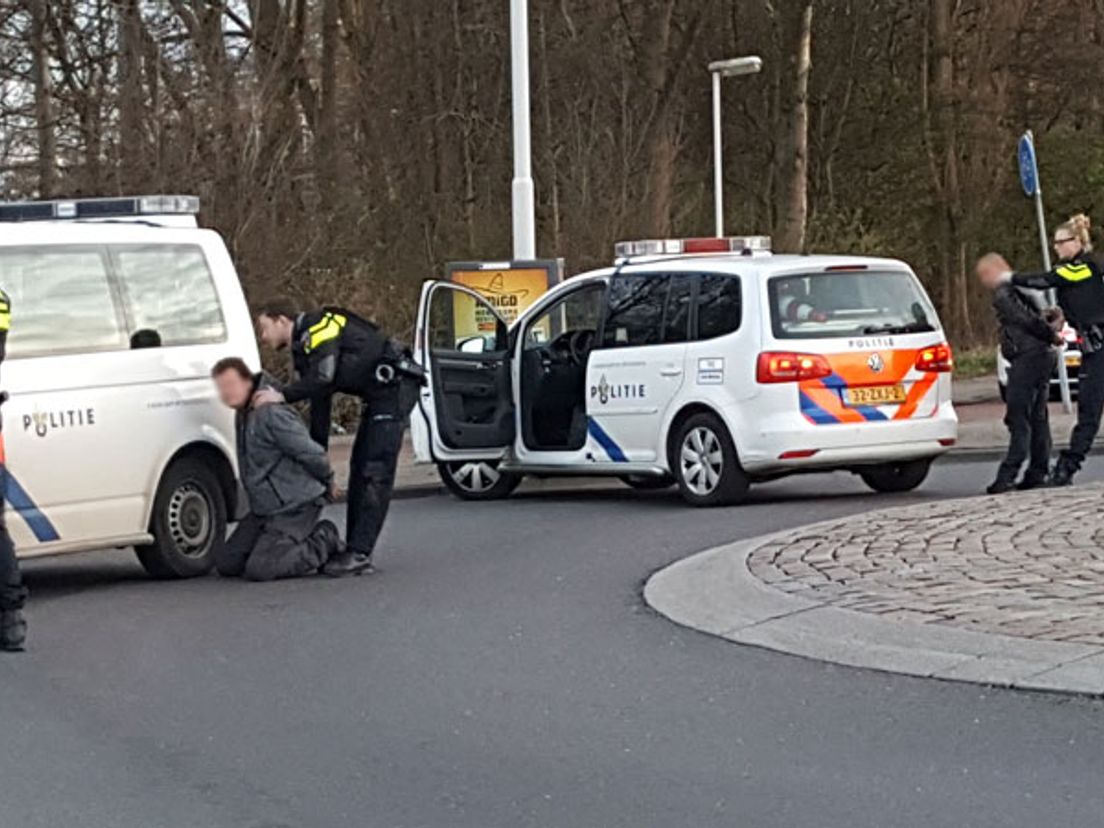 Arrestaties op het parkeerterrein van het Van der Valk Hotel
