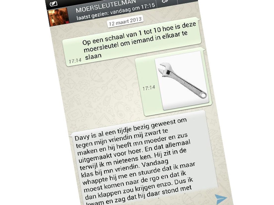 Gesprek op Whatsapp over de aanval (screenshot Twitpic)